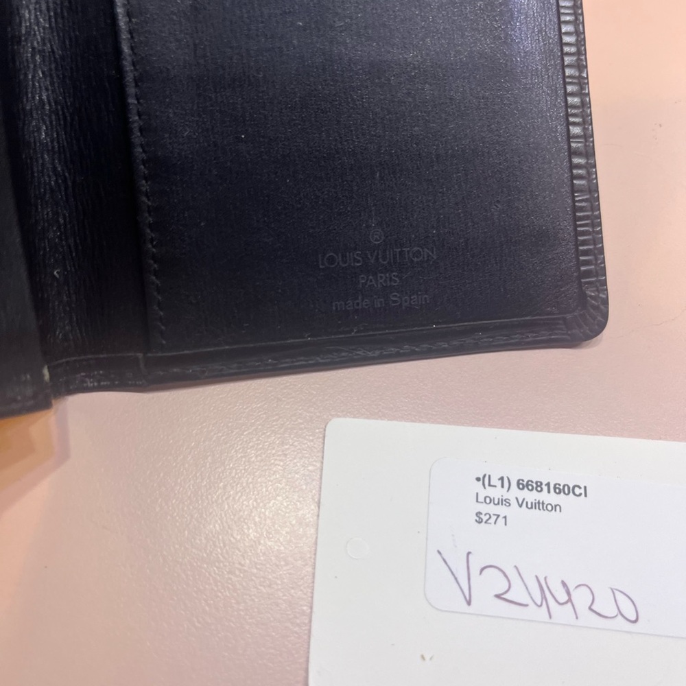 Louis Vuitton Black Wallet Epi Leather Wallet
LV bifold wallet LV cardholder - Picture 4 of 11